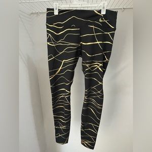 Nike Metallic Pattern Leggings NWT
